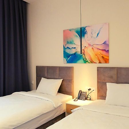 Add Hotel אלמטי מראה חיצוני תמונה