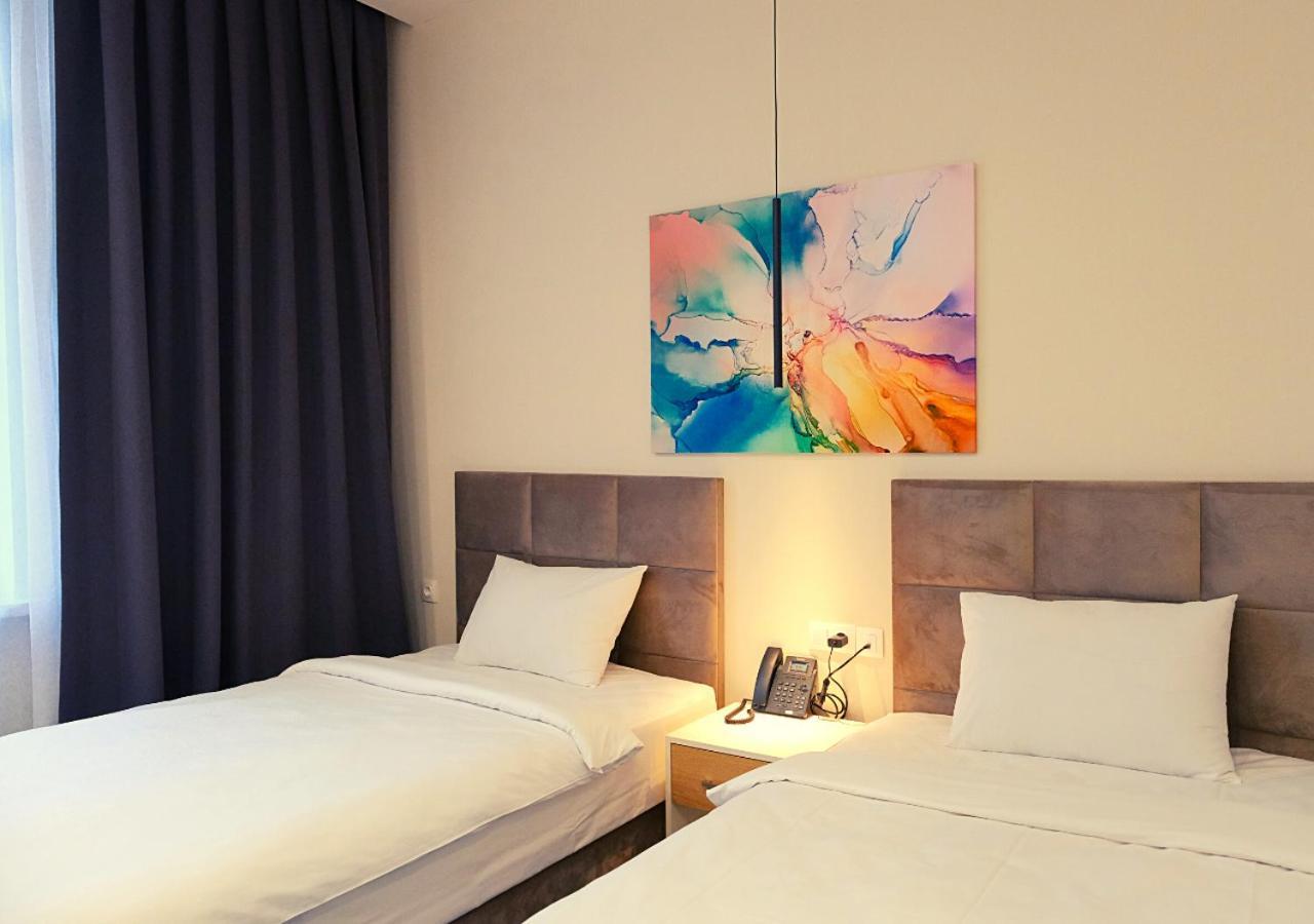 Add Hotel אלמטי מראה חיצוני תמונה